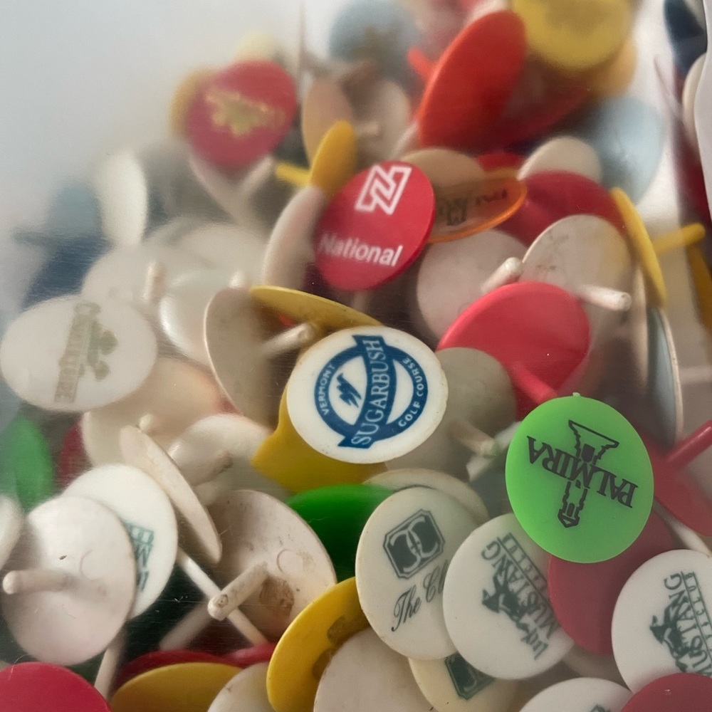Golf tees 200 Pc  plus 200 ball markers mixed sizes and colors 
Used